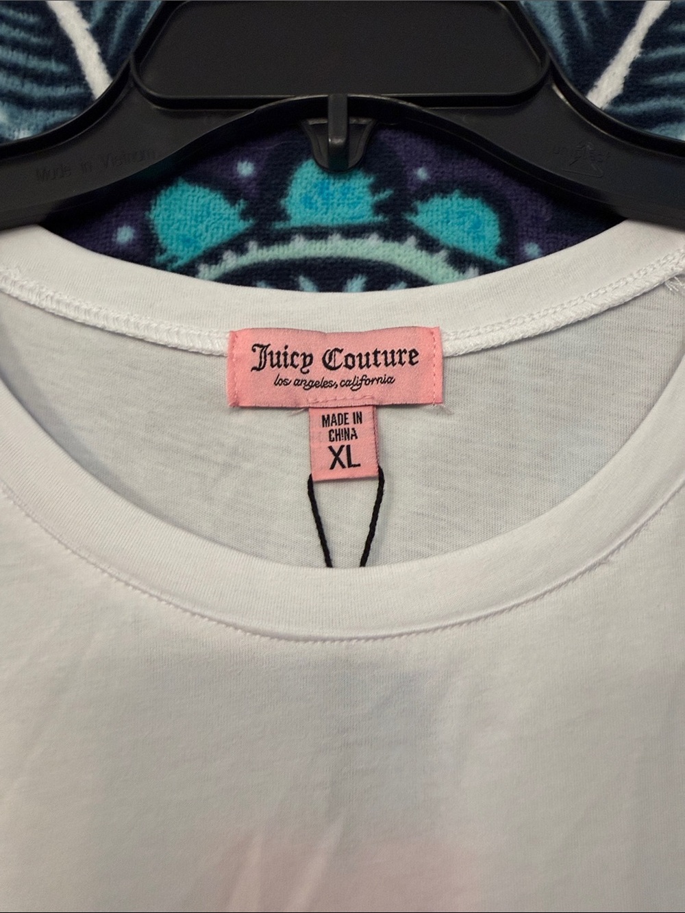 Juicy Couture White Tee with Pink and Black 'Juicy Darlin'' Graphic XL - Picture 2 of 4